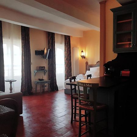 Mes A Moi In Pezenas - Appartements De Charme - Baignoire Balneo Kültér fotó